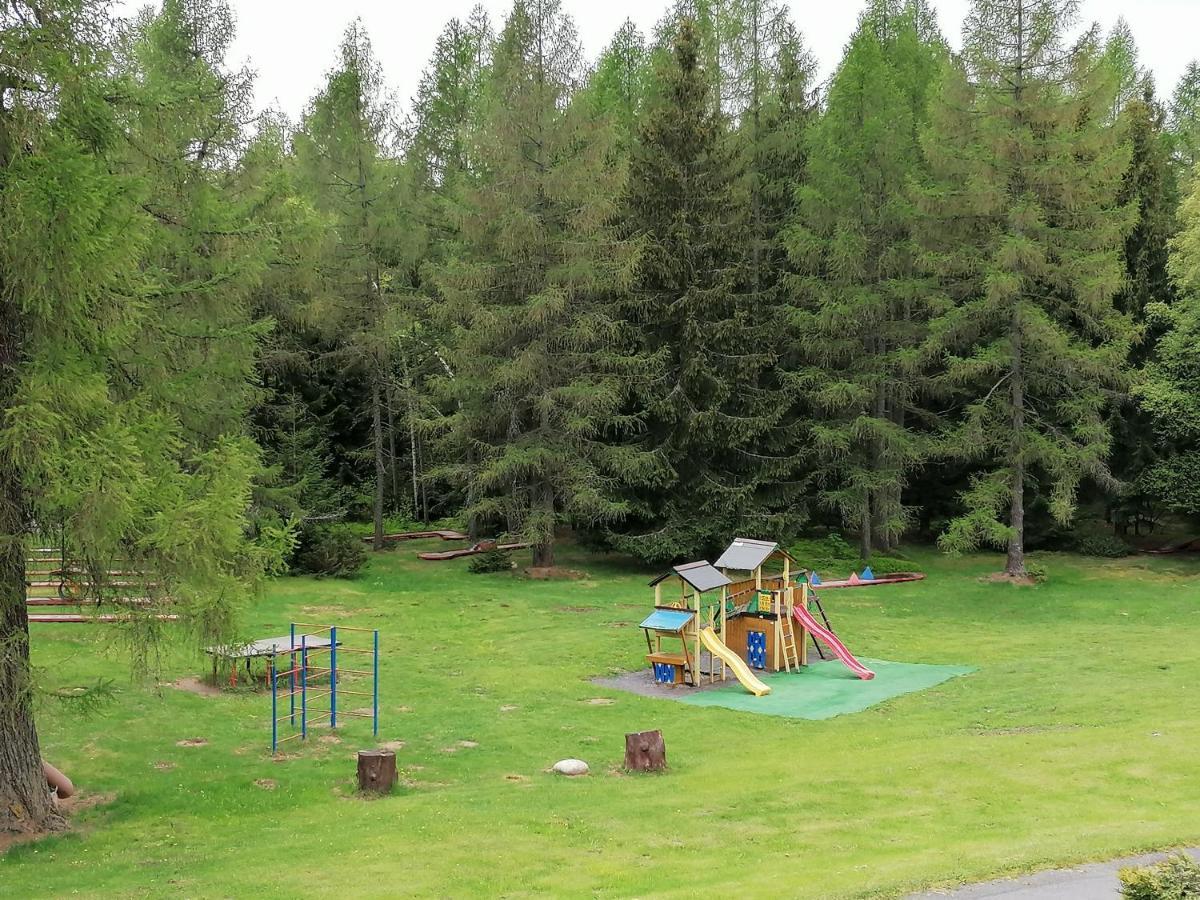 Bungalovy Pri Hoteli Spojar Žiar Eksteriør bilde